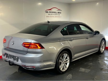 2018 Volkswagen Passat HIGHLINE R Line 1.6 TDI MANUAL 6SPEED FWD 120HP 4DR €18,950 thumbnail