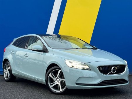 2017 Volvo V40 D4 2.0 D // PANORAMIC SUNROOF // VOLVO SERVICE HISTORY // REVERSE CAMERA €16,900