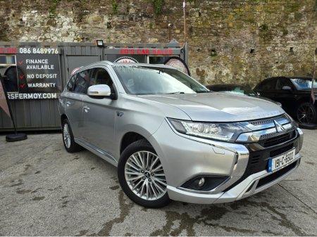 2019 Mitsubishi Outlander - thumbnail 1