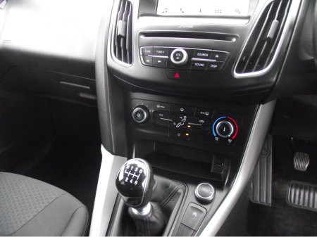 2018 Ford Focus - thumbnail 11