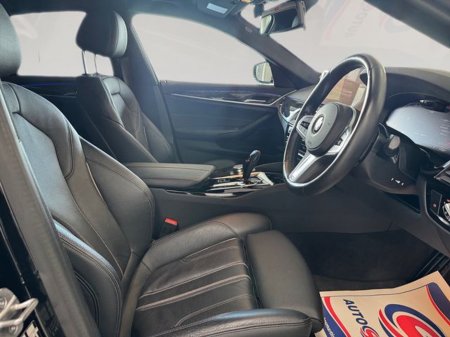 2022 BMW 5 Series - thumbnail 11