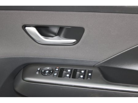 2023 Hyundai Kona 1.6 HYBRID Elegance Auto €31,950 thumbnail