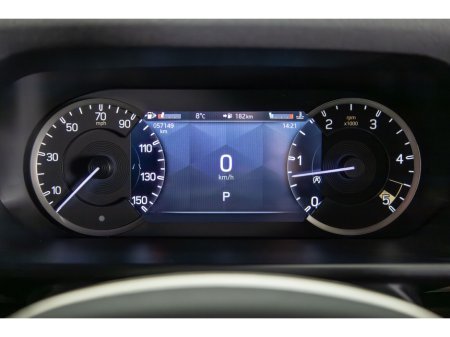 2022 Land Rover Defender  €56,911 thumbnail