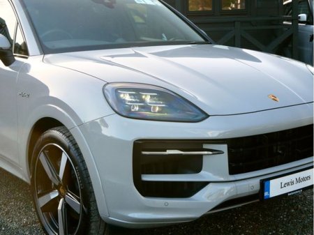 2024 Porsche Cayenne - thumbnail 6