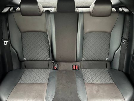 2018 Toyota C-HR G-LED EDITION 1.8 HYBRID // HEATED SEATS // DIAMOND CUT ALLOYS // ADAPTIVE CRUISE CONTROL €19,900 thumbnail