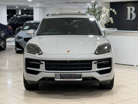2025 Porsche Cayenne 3.0 V6 E-HYBRID=LOW MILES//HUGE SPEC//AS NEW=2 YEAR WARRANTY=TAILORED FINANCE PACKAGES AVAILABLE=TRADE IN'S WELCOME €114,995 thumbnail