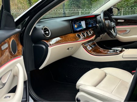 2019 Mercedes-Benz E Class - thumbnail 8