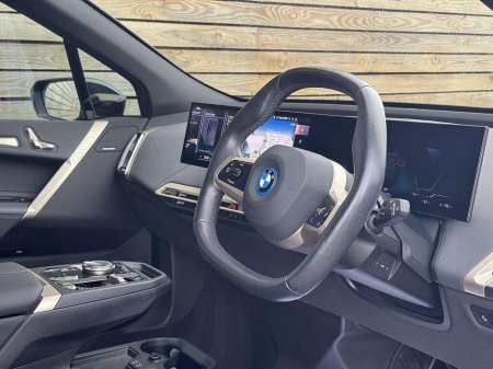 2022 BMW iX - thumbnail 7
