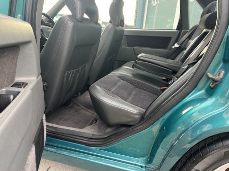 1994 Volvo 850 - thumbnail 15