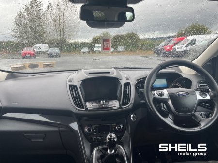 2016 Ford Kuga - view 3