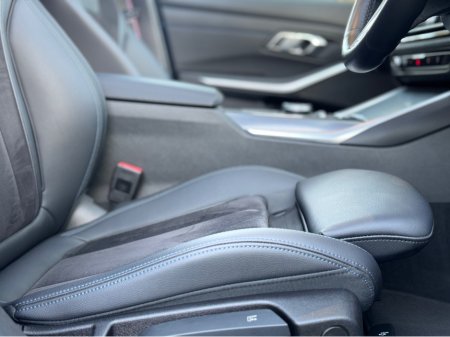 2024 BMW 3 Series - thumbnail 5