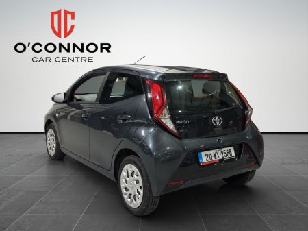 2021 Toyota Aygo 1.0 Vvt-i X-play 71BHP 5DR €13,888 thumbnail