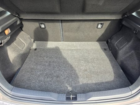 2016 Toyota Auris - thumbnail 21