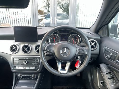 2017 Mercedes-Benz GLA Class 200 D SPORT PREMIUM + AUTO 5DR €17,950 thumbnail