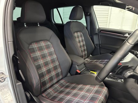 2014 Volkswagen Golf - thumbnail 23