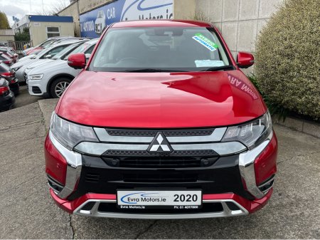 2020 Mitsubishi Outlander - view 2