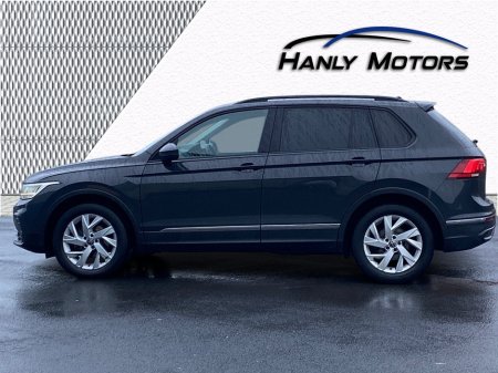 2021 Volkswagen Tiguan LIFE 2.0 TDI MANUAL 6SPEED FWD 122BHP 5 €24,450 thumbnail