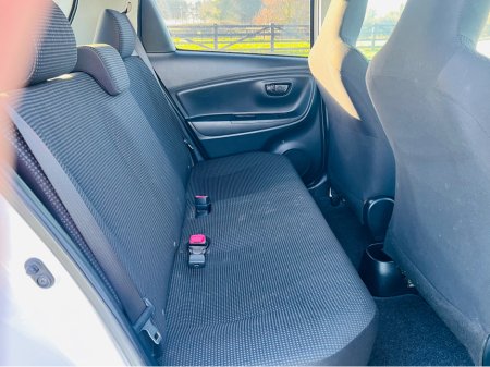 2015 Toyota Yaris DBA-KSP130 5DR AUTO €9,650 thumbnail