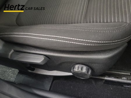 2023 Ford Focus - thumbnail 19