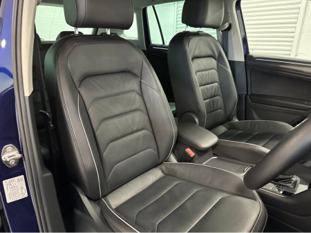 2018 Volkswagen Tiguan (182) TIGUAN 2.0TDI HIGHLINE DSG 4 MOTION VW/AUDI SPECIALISTS WWW.DENISDARCYCARS.IE €26,950 thumbnail