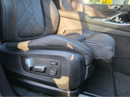 2025 BMW X5 XDRIVE50E M SPORT AUTO. ONLY 5K MILES. FINANCE ARRANGED. SIMI. AA APPROVED. €97,950 thumbnail