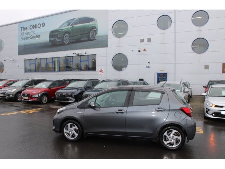 2017 Toyota Yaris Hybrid Luxury €14,950 thumbnail