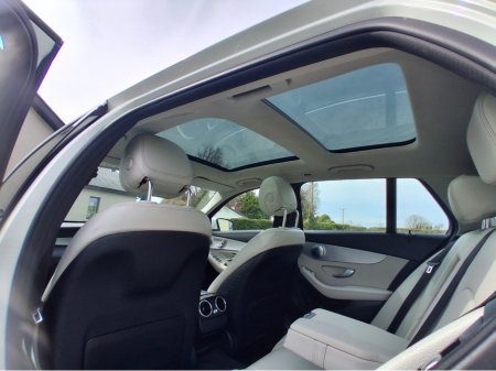 2016 Mercedes-Benz C Class - thumbnail 9