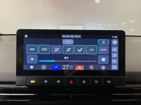 2023 MG 4 Trophy EV 64kWh 203BHP - Reversing Camera - Climate Control - Heated Seats/Steering Wheel - Cruise Control - Keyless Start - Apple CarPlay/Android Auto €21,950 thumbnail