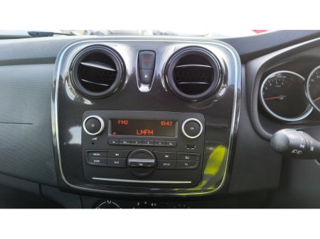 2017 Dacia Sandero - thumbnail 18