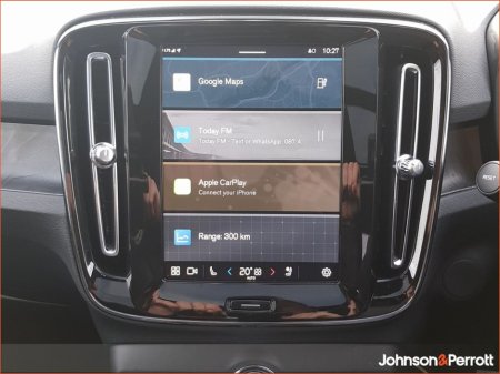 2025 Volvo EX40 82 kWh Extended Range Electric Ultra €49,900 thumbnail