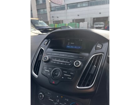 2015 Ford Focus - thumbnail 11