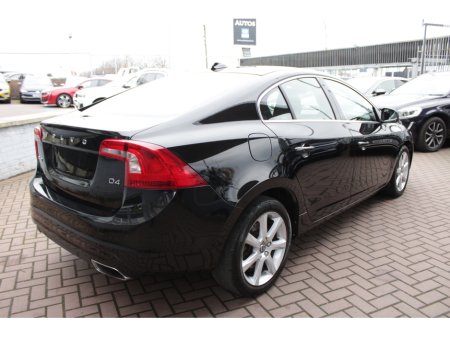 2017 Volvo S60 - thumbnail 4