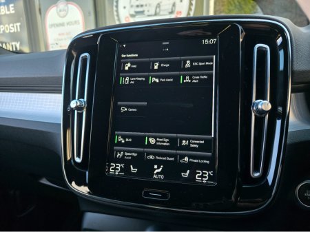 2023 Volvo XC40 - thumbnail 32