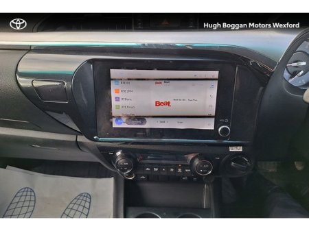 2025 Toyota Hilux 2.4D4D SR5 DOUBLE CAB €42,272 thumbnail