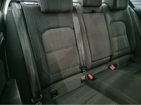 2019 Volkswagen Passat - thumbnail 9