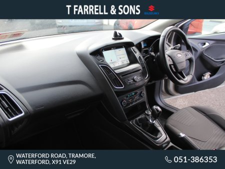 2018 Ford Focus - thumbnail 9