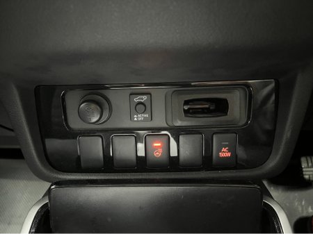 2018 Mitsubishi Outlander €19950! 2018 MITSUBISHI OUTLANDER PHEV G 2.4 AUTOMATIC / CRUISE CONTROL / 360° PARKING CAMERA / ELECTRIC HEATED SEATS / HEATED STEERING WHEEL / PADDLE SHIFTERS €19,950 thumbnail