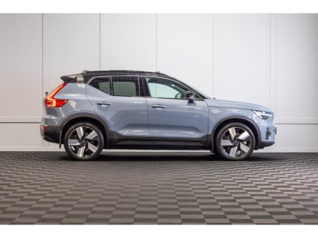2023 Volvo XC40 - thumbnail 6