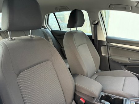 2022 Volkswagen Golf 1.0 TSI 90HP 5DR €22,950 thumbnail