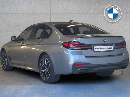 2023 BMW 5 Series - thumbnail 2