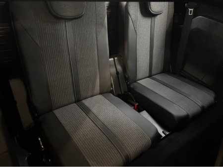 2022 Peugeot 5008 - thumbnail 3