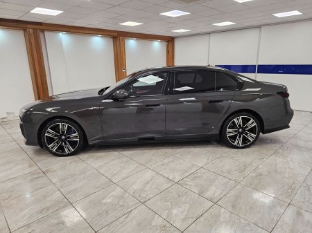 2023 BMW 7 Series - thumbnail 4