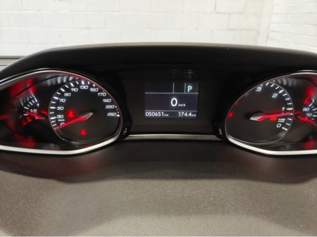 2018 Peugeot 308 - thumbnail 13