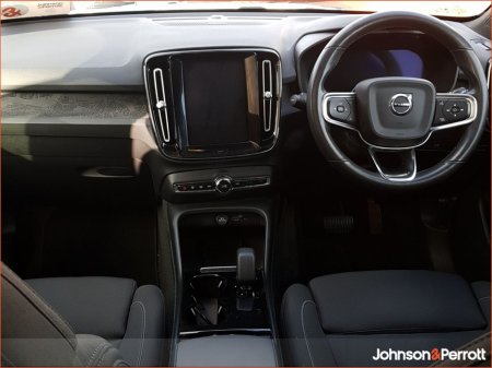 2022 Volvo C40 - thumbnail 2