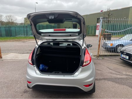 2017 Ford Fiesta - thumbnail 9