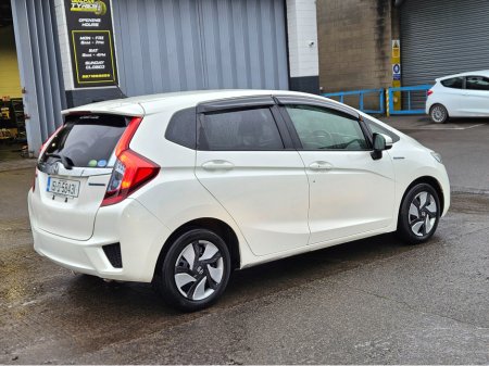 2015 Honda Fit DAA-GP5 HYBRID 5DR AUTO €9,950 thumbnail