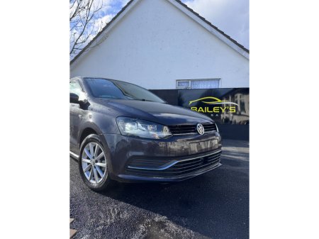 2015 Volkswagen Polo - view 3