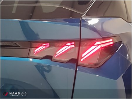 2025 Peugeot 3008 GT EV €36,945 thumbnail