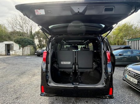 2023 Toyota Alphard - thumbnail 9