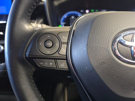 2024 Toyota Corolla Hybrid Luna H/B Automatic €28,950 thumbnail